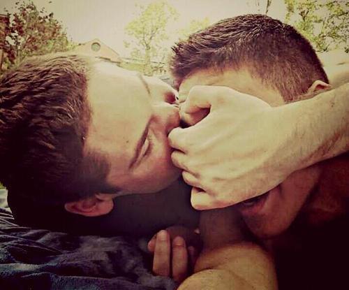 Porn Gay Kisses And Love photos
