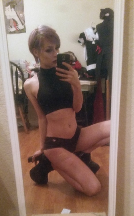 cockyvonmurdertits:  The look