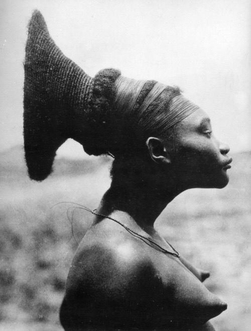 dansleparadisartificiel: Mangbetu Woman / Belgian Congo (1925) Bernatzik