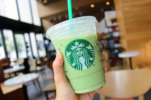 pornflak3s:kettlec0rn:iced green tea latte! i didn’t think i would like this when i tried it at firs