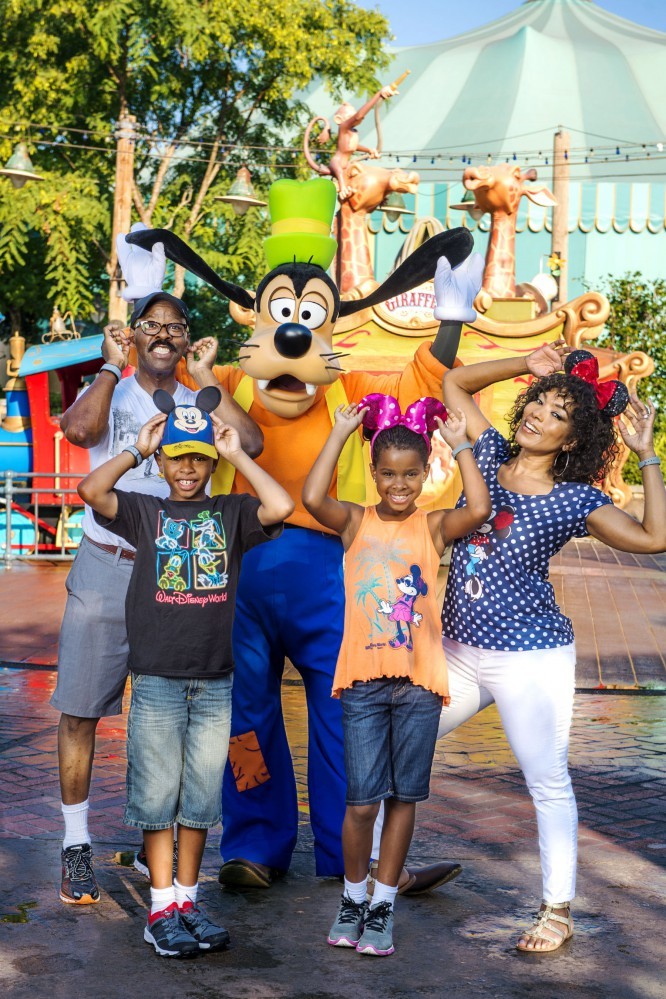 soph-okonedo:   Angela Bassett and husband Courtney B. Vance with children at Disney’s
