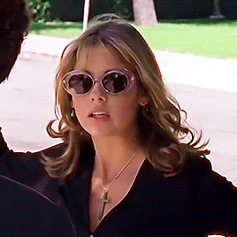 BUFFY SUMMERS IN BUFFY THE VAMPIRE SLAYER | SO1E02 The Harvest