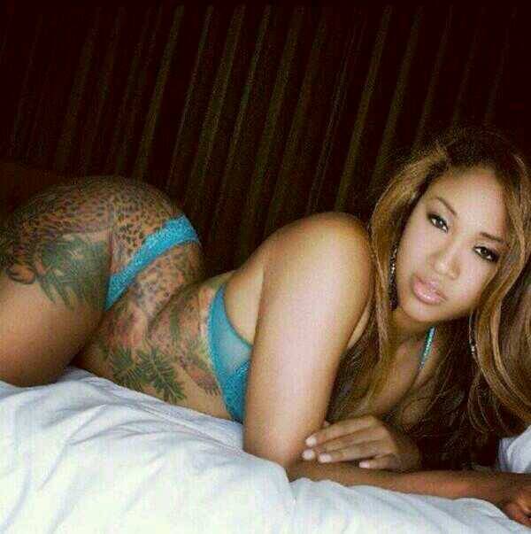 dope-ent:  everydayphotos77:  Erotic Tat  ♛Dope shit ✓ ♛Tatted beautiful women ✓