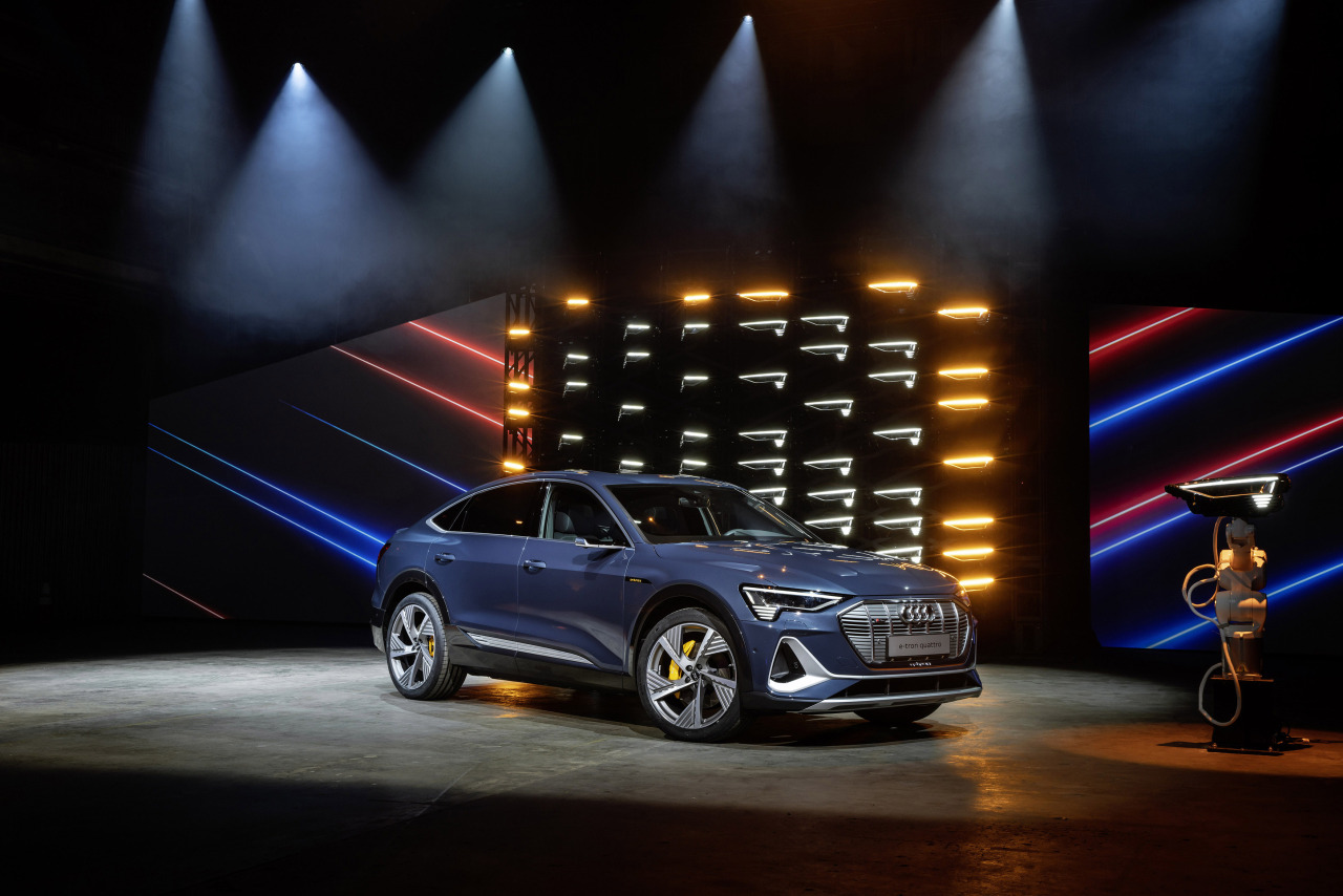 車燈魔術師最新力作 Audi E Tron Sportback 純電跑旅問世 世界新車大展請鎖定yahoo奇摩汽車 Yahoo奇摩 車燈魔術師最新力作 Audi E Tron Sportback 純電跑旅問世 世界新車大展請鎖定yahoo奇摩汽車 Yahoo奇摩