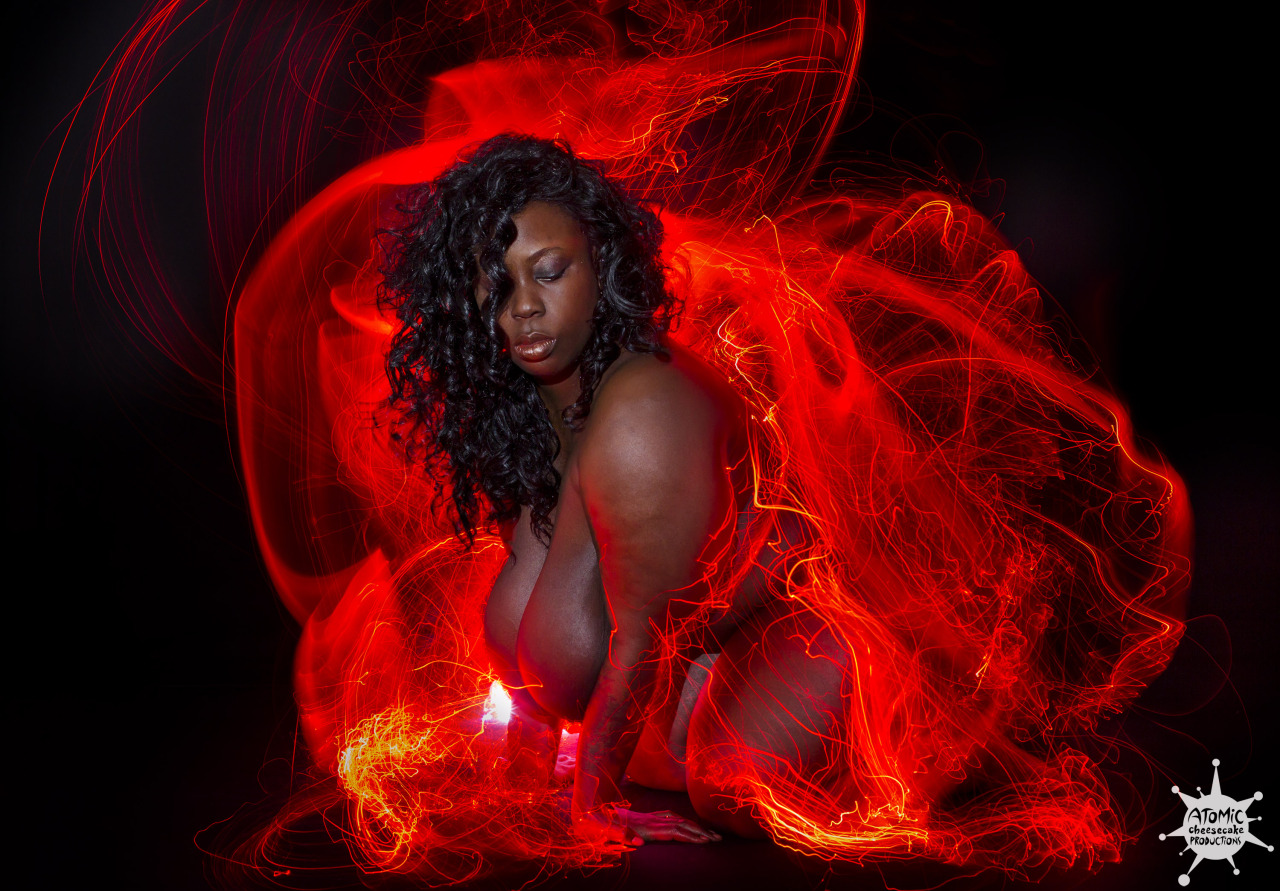 Ms Gottalottabody / Light Paintings // 2015â€“Tumblr | Etsy | Vimeo | YouTube