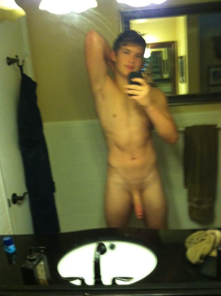 slutykikslave:  i-lads:  Straight teen lad’s filthy selfie pics  Follow slutykikslave