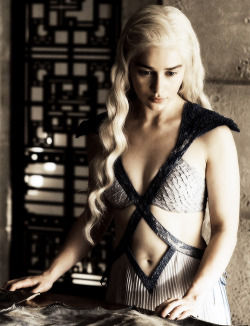 titansdaughter:  Daenerys Targaryen in episode