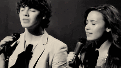 quero-beber-toddynho:  Favorite Jemi moments 