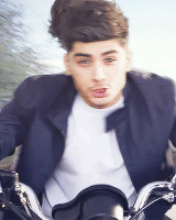 Zaynismalik-Blog:  “Let Me Kiss You…” 