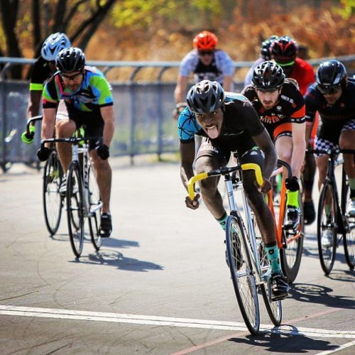 thebicycletree:   avery winning #bestfinishlineface on day six of the #affinitycycles #6daysofkissen