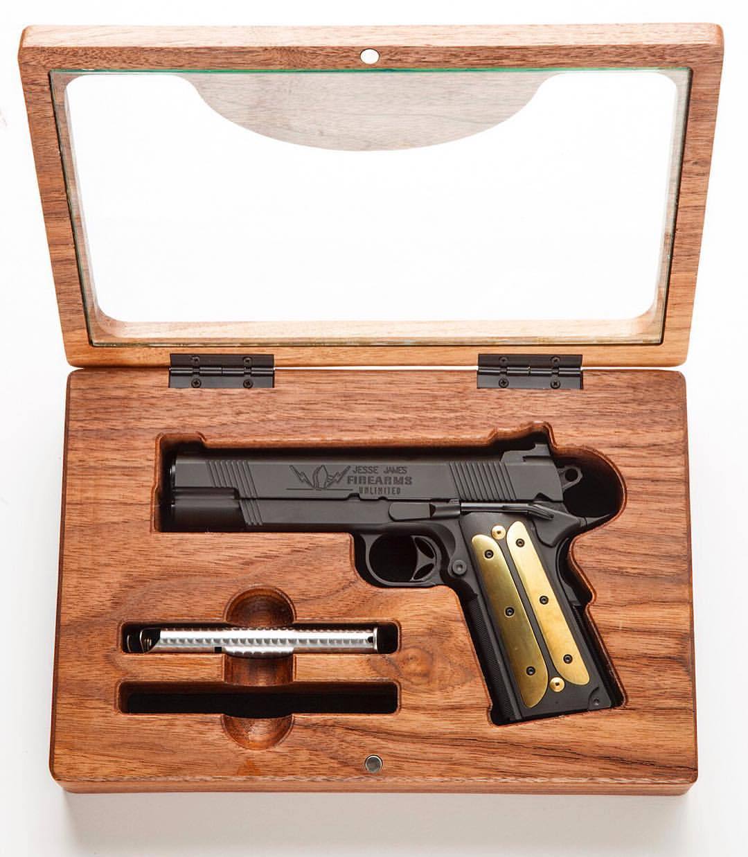 buttpee:  All done, test fired and cleaned. #JJFU Cisco “Especial” in 9mm boxed