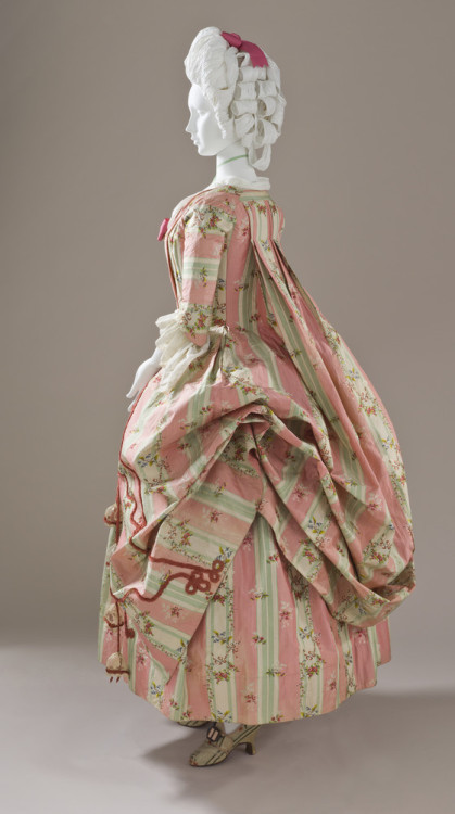 fashionsfromhistory: Robe a la francaisec.1775SpainLACMA