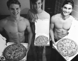 moan-s:  Who Wants Pizza?