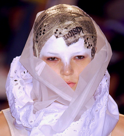 furples:  Comme des Garçons Spring 2002 PFW
