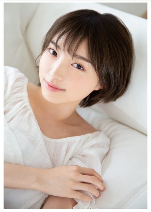 random48fan:  Ota YuuriTokyo Walker+ No.47 2018 (Part II)