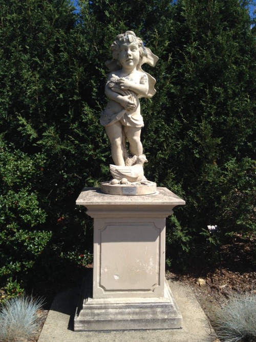 duskenpath:  duskenpath:  What a totally normal non pagan garden we have here  Tower hill gardens, Massachusetts 