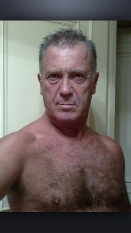 https://older-men-lover.tumblr.com/post/152265755487