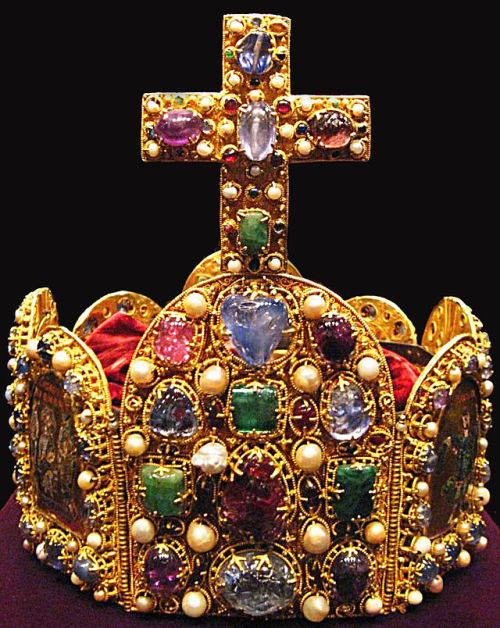 historysquee:Imperial Crown of the Holy Roman EmperorThis crown was probably made in Western Germany