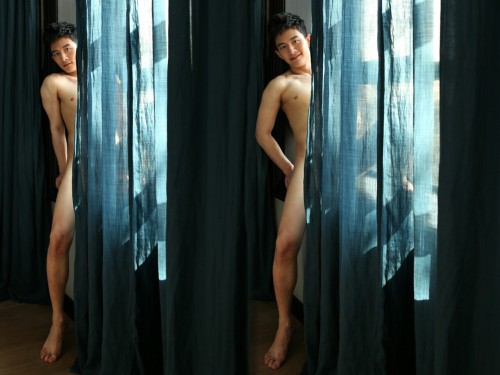 hornychineseboys:Chinese male escorts know the art of seduction.