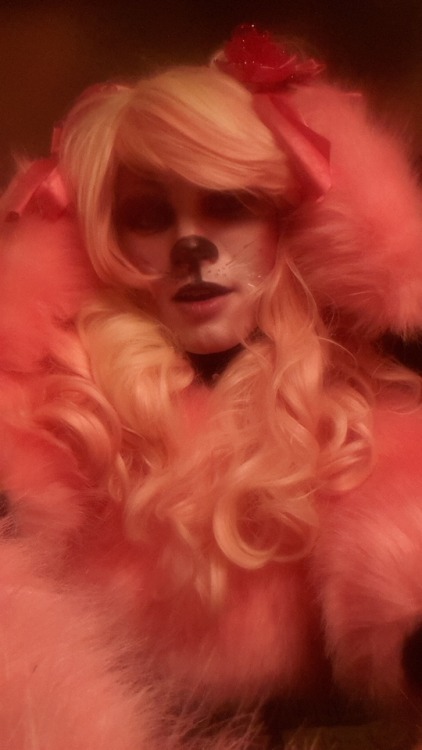 thetrappedpet: This costume is almost done! I’m gonna be a pink poodle!