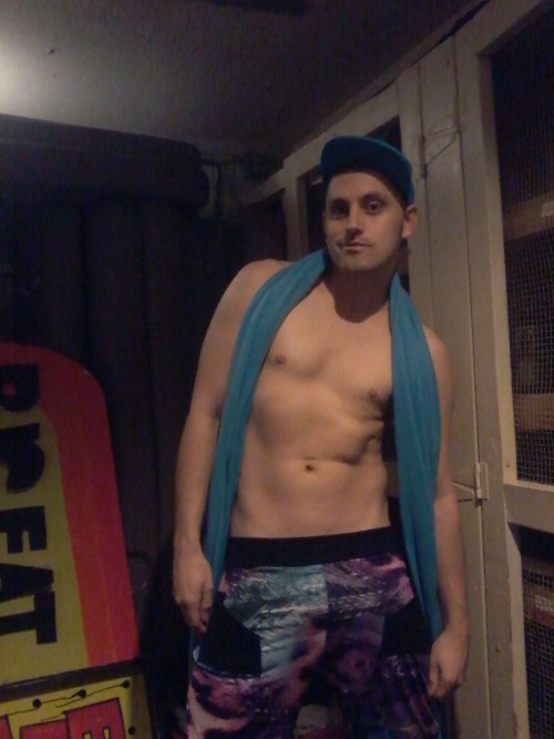 gayglutes:  jaykknight:  getting ready at work @ Fubar los angelesI guess these are like….”behind the scenes” :)  Such a hot stud!  😍😍😍