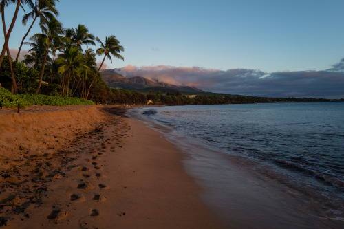 maui wowie - one of the wildest sunsets i’ve seen in a long time