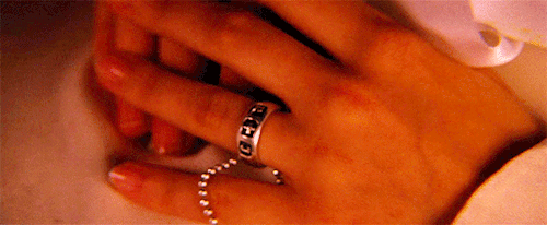 fincherspet:  “Under loves heavy burden do I sink” Romeo + Juliet, 1996