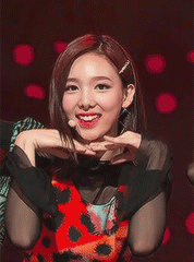 femaleidols:  twice • so hot 