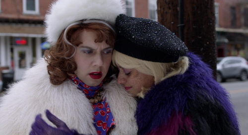 strideofpride:Okay I know they’re pretending to be middle-aged women, but this is just Blair & S