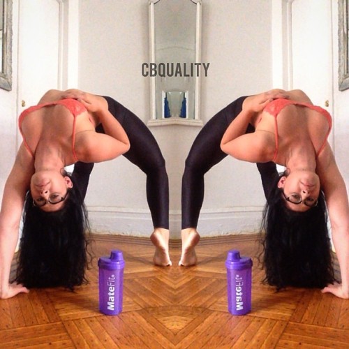 sithlordxuzi: Claire fountain takes yoga to another level,just look at the flexibility😈 😳 🔥MajorHottieAlert🔥  <3 ///// <3