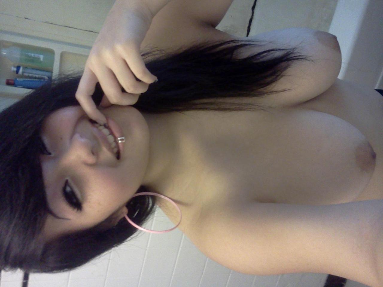 nudeblr:  https://www.facebook.com/leciant?fref=ts Lecian Thao