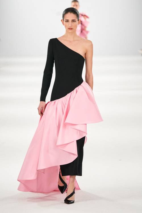 Carolina Herrera by Wes Gordon, Fall 2022 Ready-to-Wear Credits:Marie Chaix - Fashion Editor/Stylist