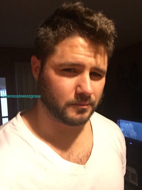 twotontwentyone:@fitmunk tagged me for six selfies. I think maybe one or two of these haven’t been posted before. First pic is my sleepy tired ass right now.