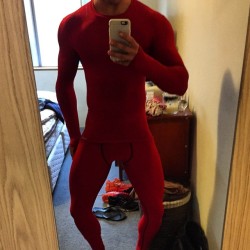 lycladuk:  allofthelycra:  Hot guys in lycra, spandex, and other sports gear » http://allofthelycra.tumblr.com  Watch this one … his next purchase will be a zentai ;-P