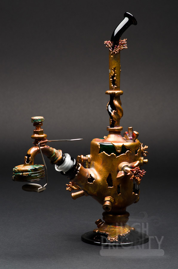 weedporndaily:  SNIC Electroformed Experimental Green Vapor Rig with Matching Curve