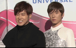 jungyunholand:  Yunho &amp; his wax figure ( 131212 @ Univesal Studios Japan)