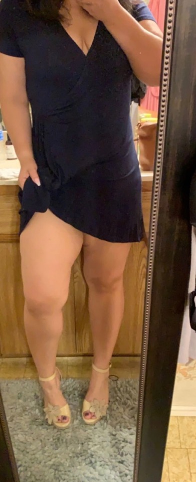 coveredsunshine-deactivated2020:Dresses are fun. So are my thighs ☺️😉