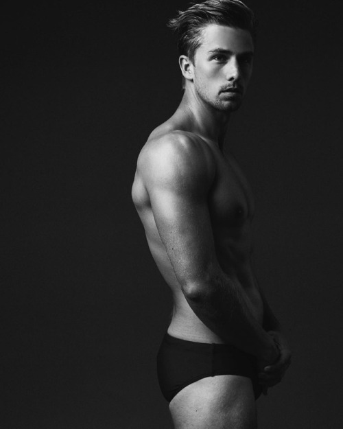 undiedude2:James Yates by Bartek Szmigulski, for Rollacoaster Magazine 