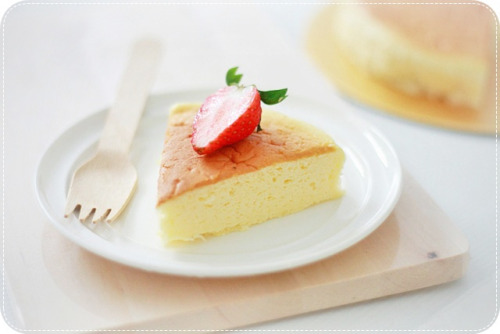 gasaii: Japanese Soufflé Cheesecake by bossacafez on Flickr.