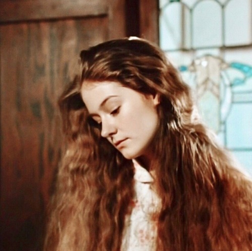 Miranda Otto as Emma Grange in Emma’s War (1986)