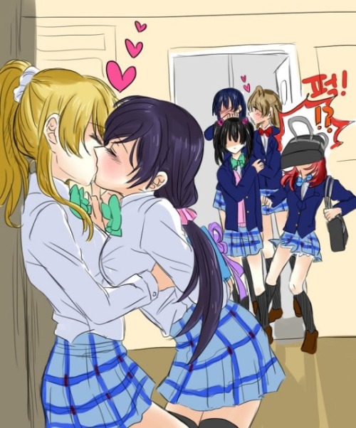 ✧･ﾟ: *✧ So they ARE into it…. ✧ *:･ﾟ✧♡ Characters ♡ : Eli Ayase ♥ Nozomi Tojo♢ Anime ♢ : Love