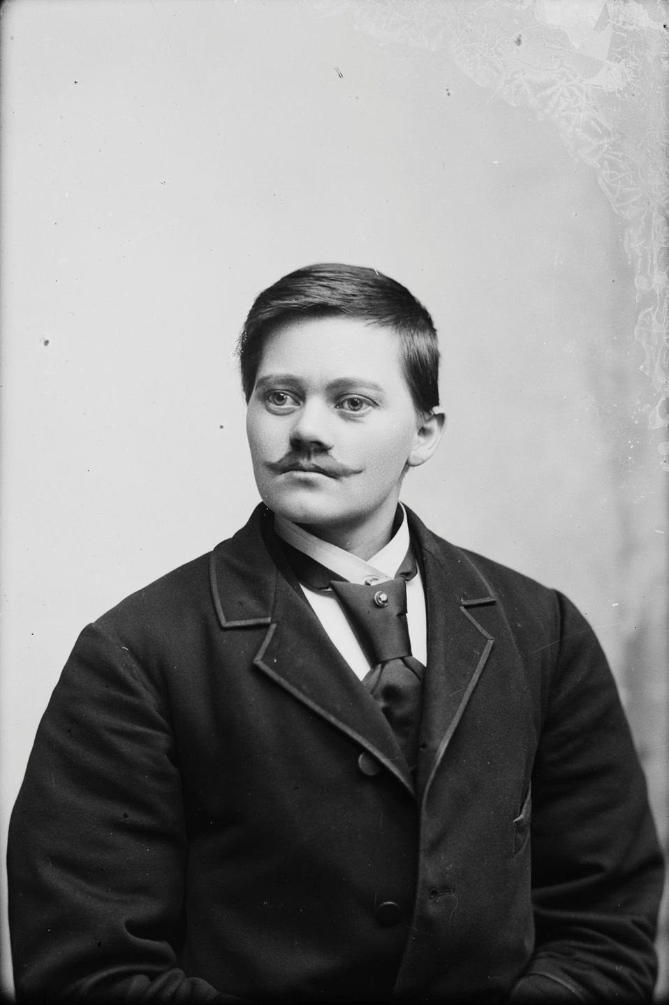 putthison:  Women in Menswear, 1900Mashable has a cool story about two Norwegian