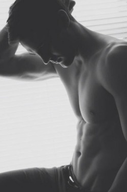 hewasabigfreak:  Nick Uhas Shirtless