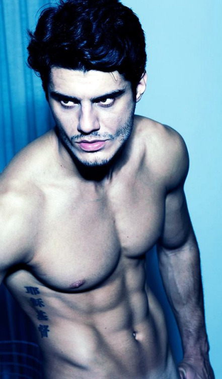 gcr75:  G’s aggregation of hot: male models (both aspiring / amateur & professional), amateurs, selfies, etc. - Junior Mariano  