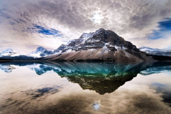 earth-land:  Banff National Park, Alberta, Canada Canada’s first national park – 1 ½ hrs drive west of Calgary,  Alberta, Canada. From Banff’s humble beginnings as a 26 square kilometre  hot springs reserve, Banff National Park now consists of