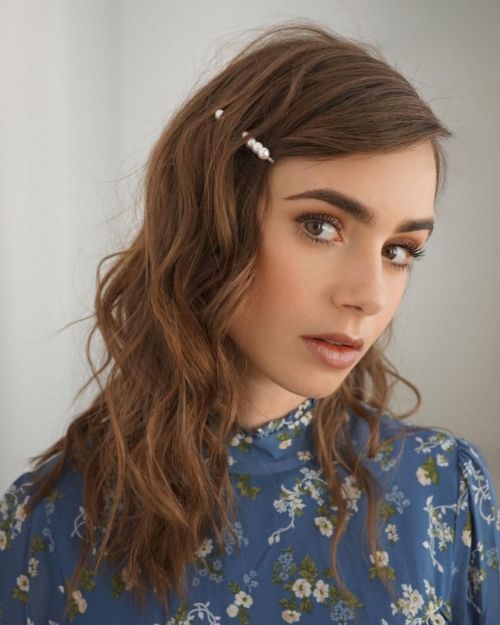 mumblo-number-five:  Lilly Collins