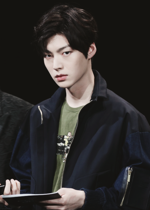 equasemeianoite:  예뻐 예뻐 | via Tumblr em We Heart It. 