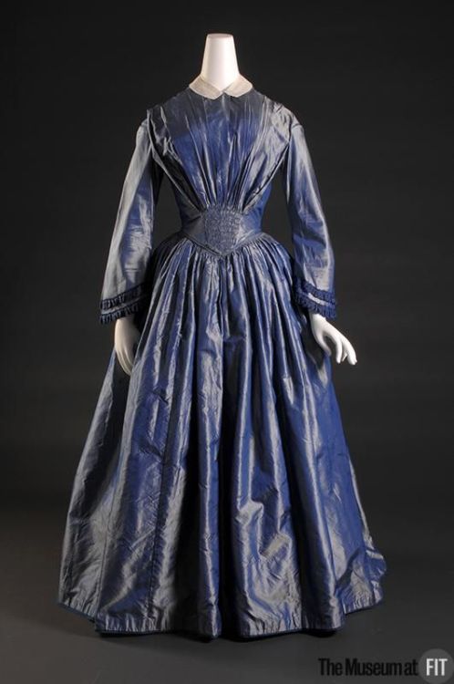 1840s silk dresses, with focus on fan pleated bodices and shot silk Blue/golden shot silk day dress,