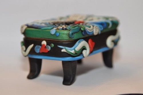 unicorn-meat-is-too-mainstream:  Curiously Awesome Altoid Tin Sculptures by Carolyn Ribstein 