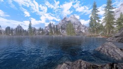 aixia-tumbleweed:  HRK ENB 1.3 β2 by HRK 1025 お試しβ画像。イリナルタ湖沿いにリバーウッド近くの大立石までお散歩。今回から天候espがDLCに対応したので、環境によって導入するものが若干変わります。レジェンダリーな方はレジェンダリー用esp、コレひとつで大丈夫とのこと。